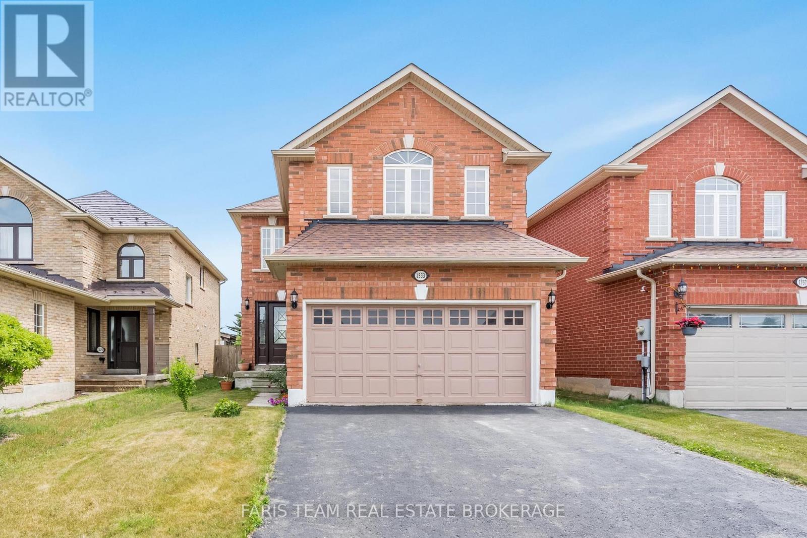 1333 Fox Hill St, Innisfil, ON L9S 4Y5