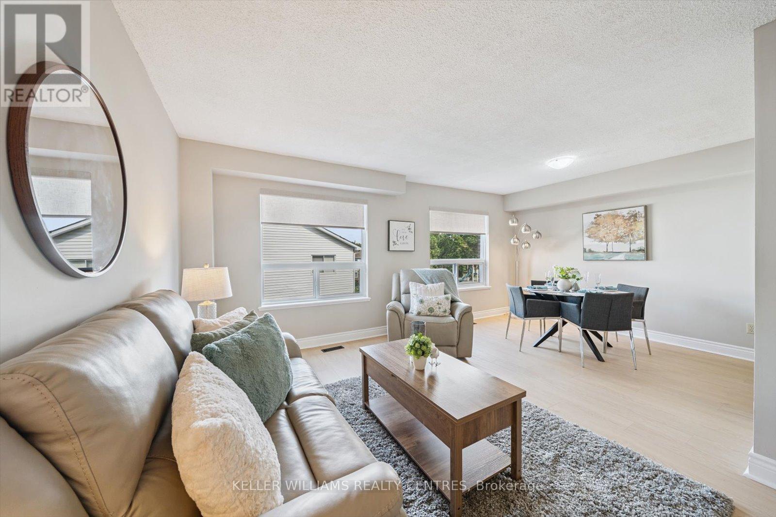 597 Gibney Cres, Newmarket, ON L3X 1Y3
