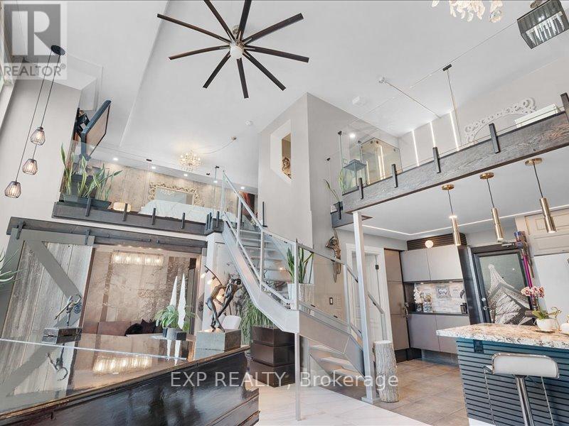 300 Manitoba St Ph416 St, Toronto, ON M8Y 4G9