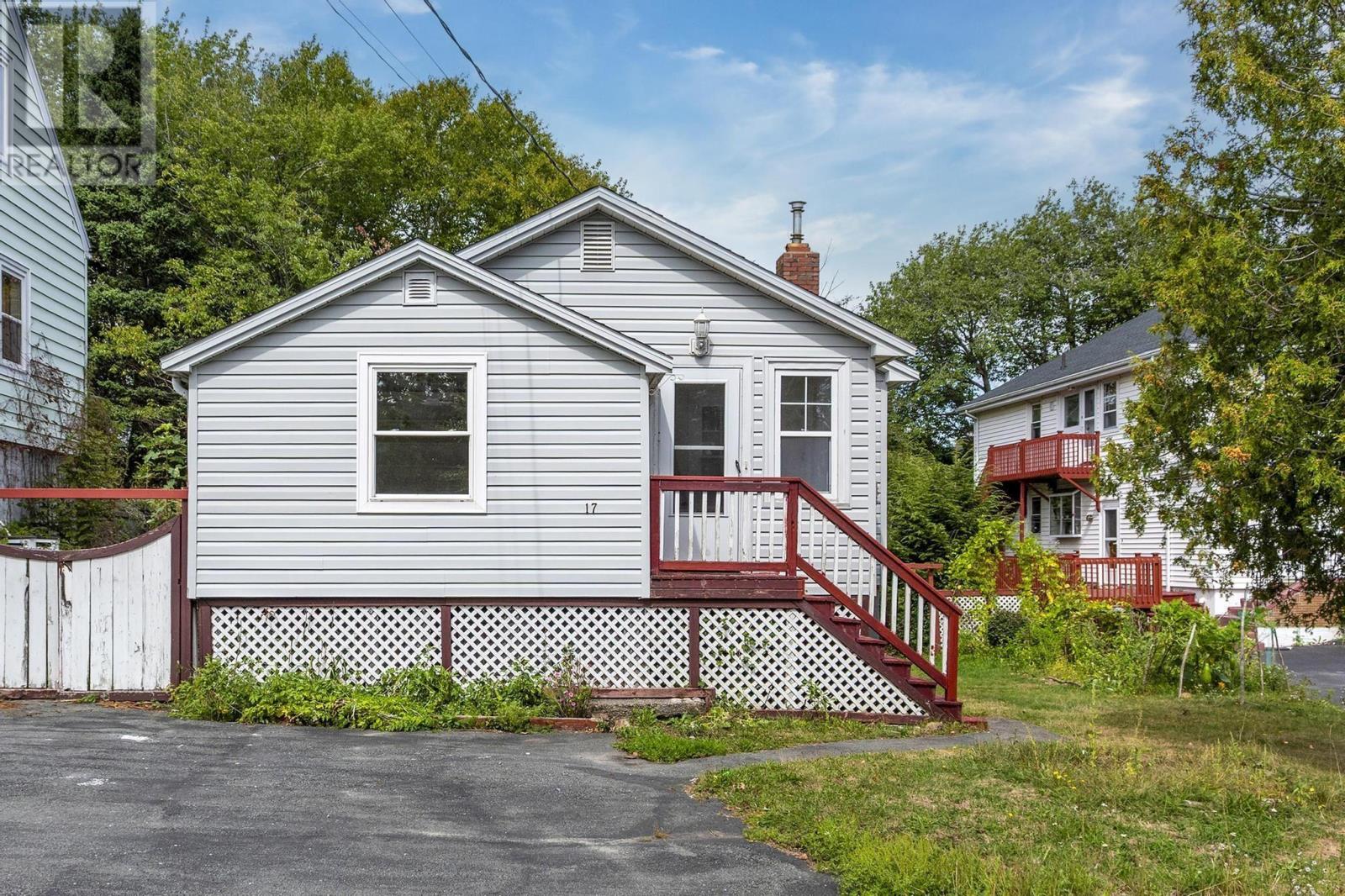 17 Melrose Ave, Halifax, NS B3N 2E3