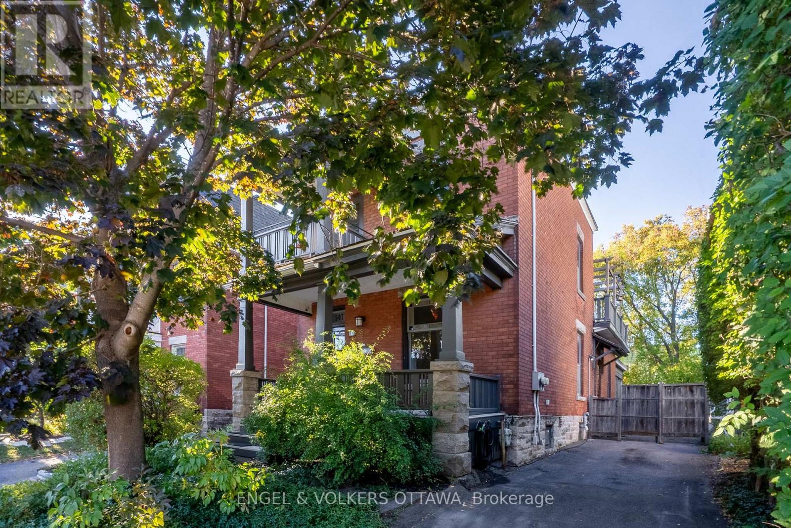 507 Mcleod St, Ottawa, ON K1R 5P9