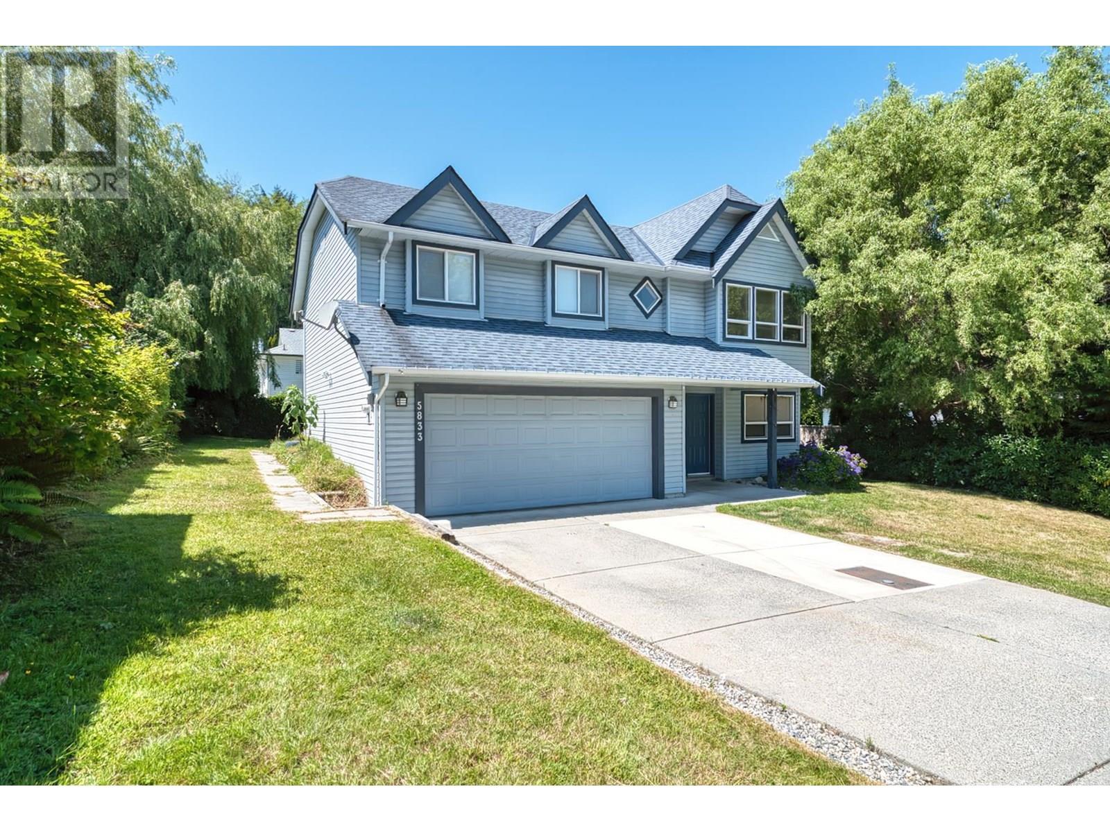 5833 Heron Pl, Sechelt, BC V7Z 0R3