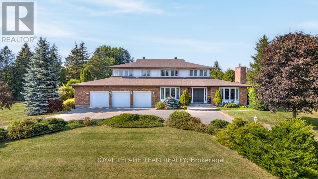 48 Cedarhill Dr, Ottawa, ON K2R 1C3