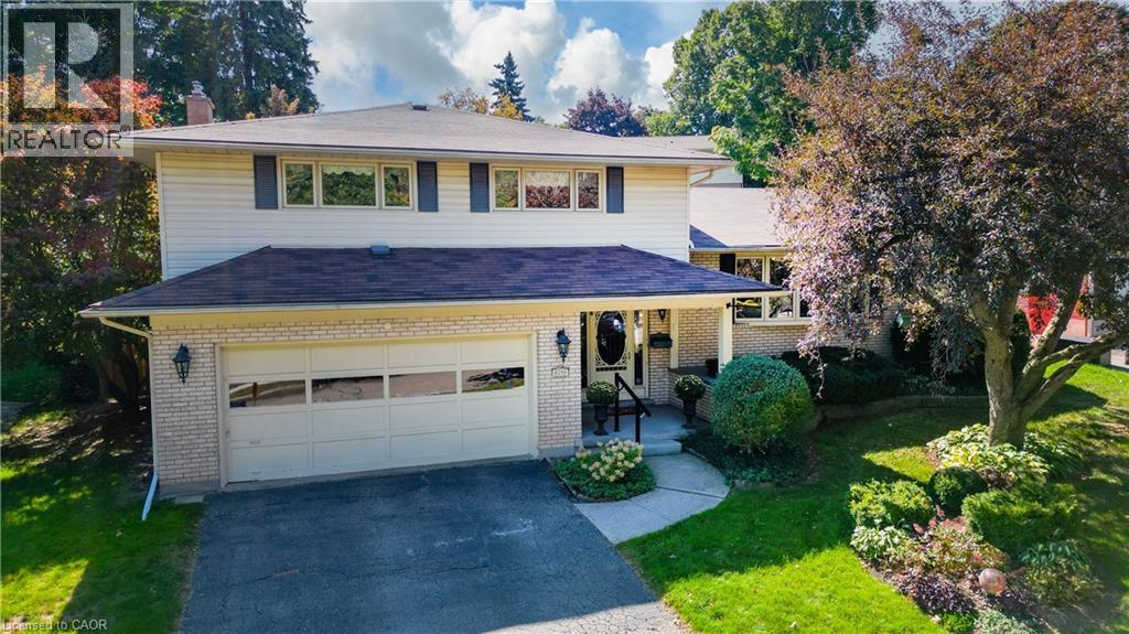 15 Buttonwood Dr, Kitchener, ON N2M 4P9