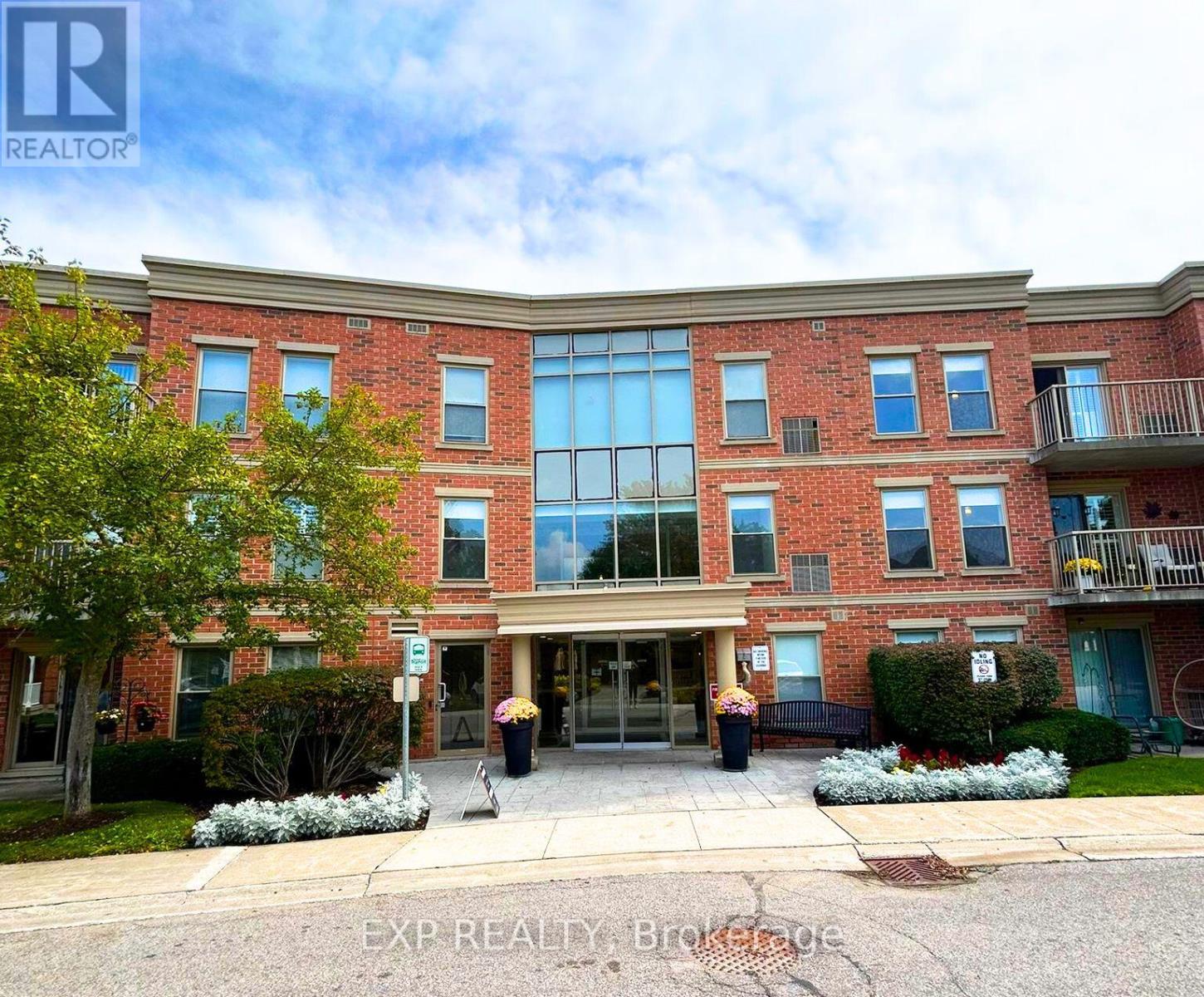 208 22 James Hill Ct, Uxbridge, ON L9P 1Y6