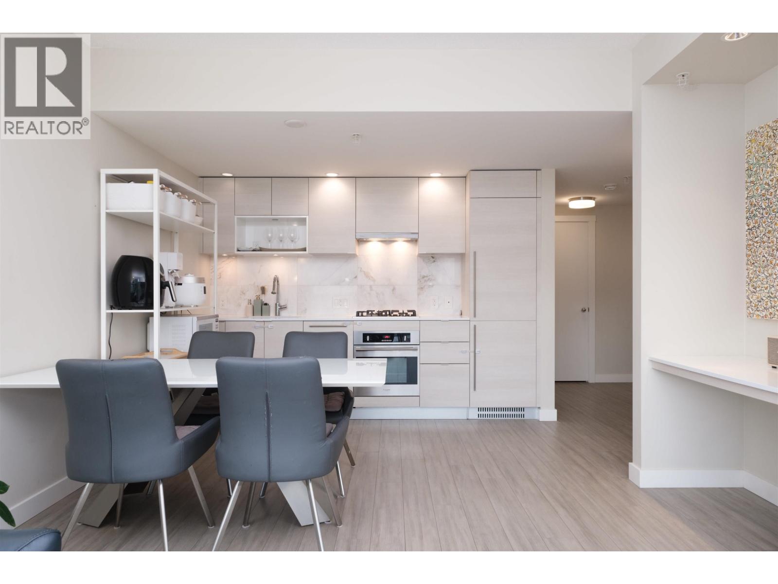 602 Como Lake Avenue Unit 306, Coquitlam, BC V3J 0G2