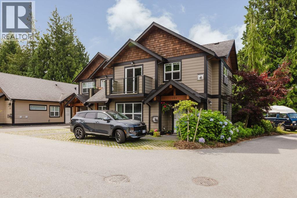 518 Shaw Road Unit 201, Gibsons, BC V0N 1V8