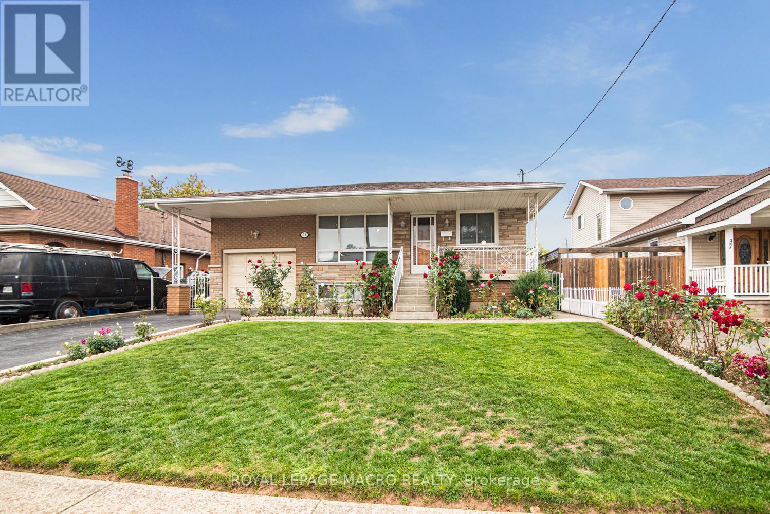 31 Adair Ave N, Hamilton, ON L8H 6A5