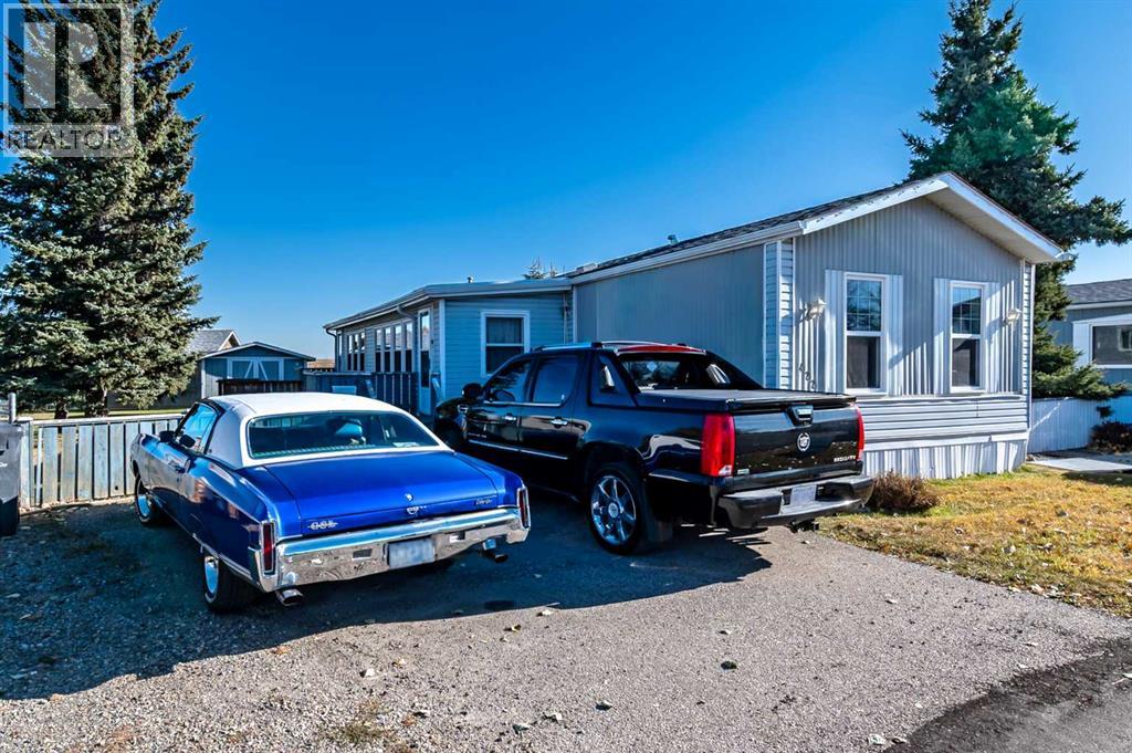 422 Homestead Trl SE, High River, AB T1V 1J9