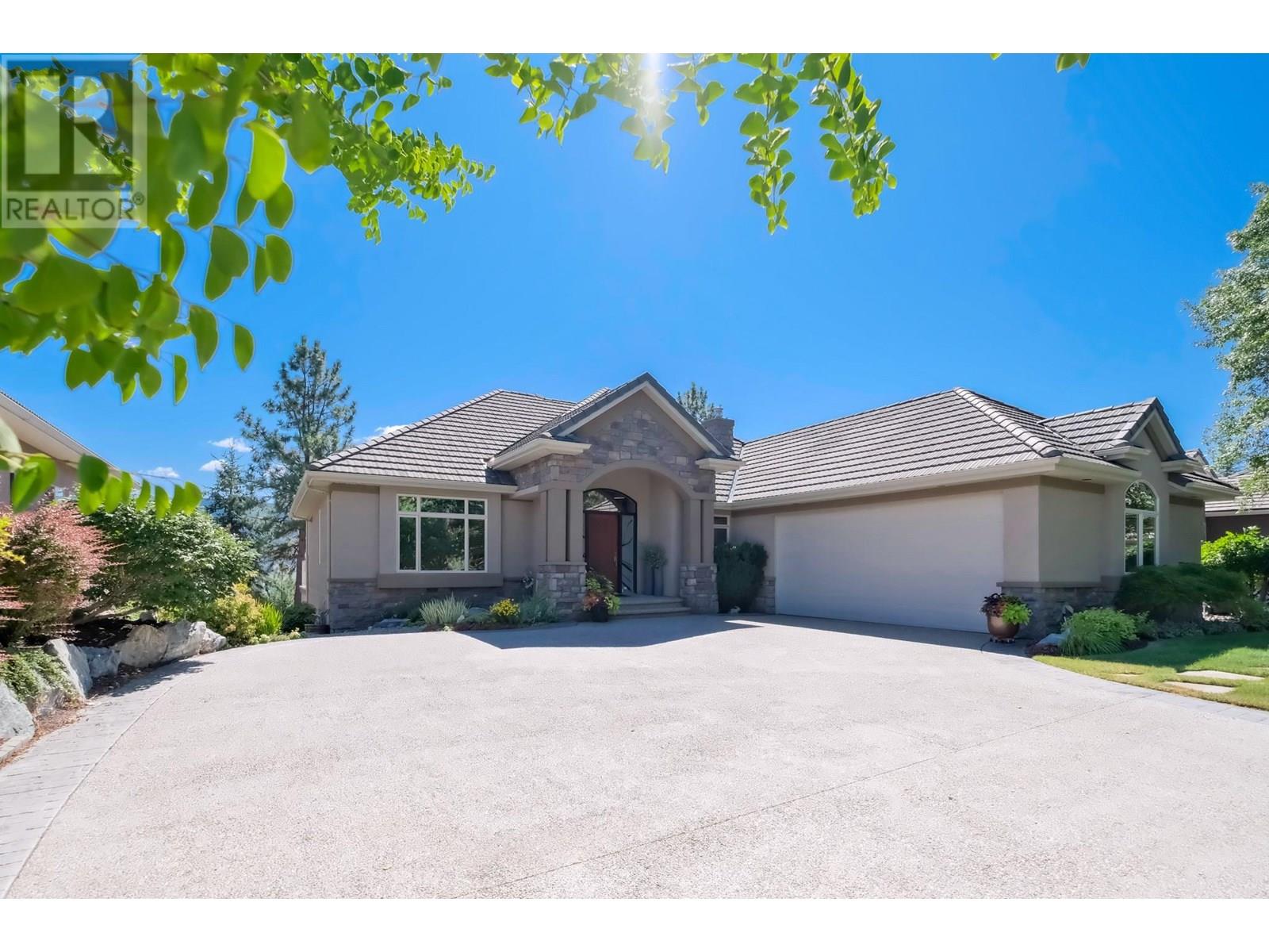 2093 Capistrano Dr, Kelowna, BC V1V 2N1