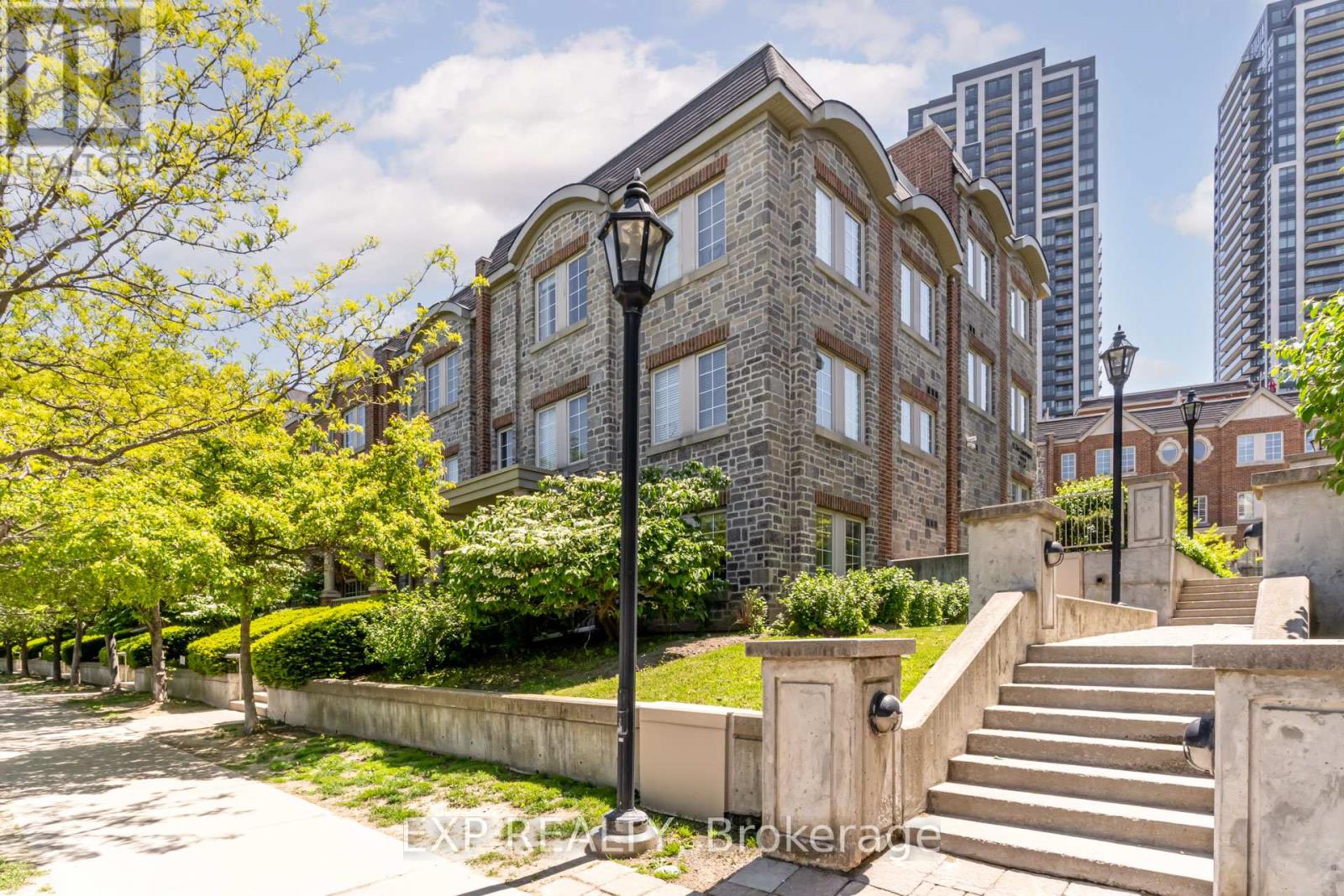 93 The Queensway, Toronto, ON M6S 5A7