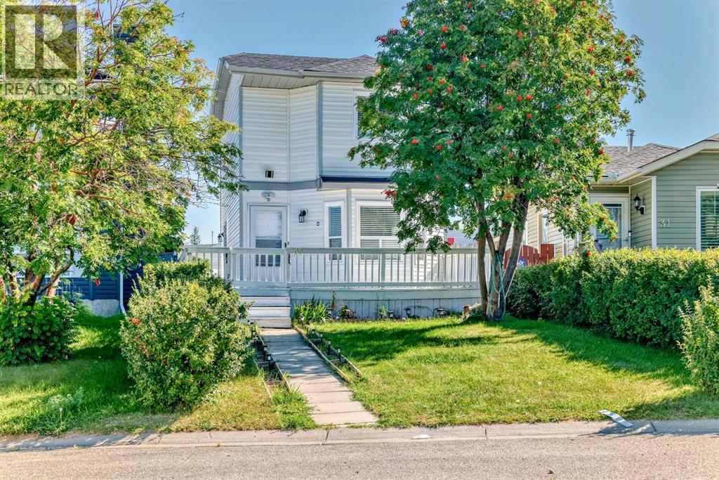 33 Martinridge Pl NE, Calgary, AB T3J 3B8