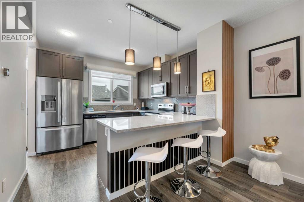 784 Livingston Hl NE, Calgary, AB T3P 1K4
