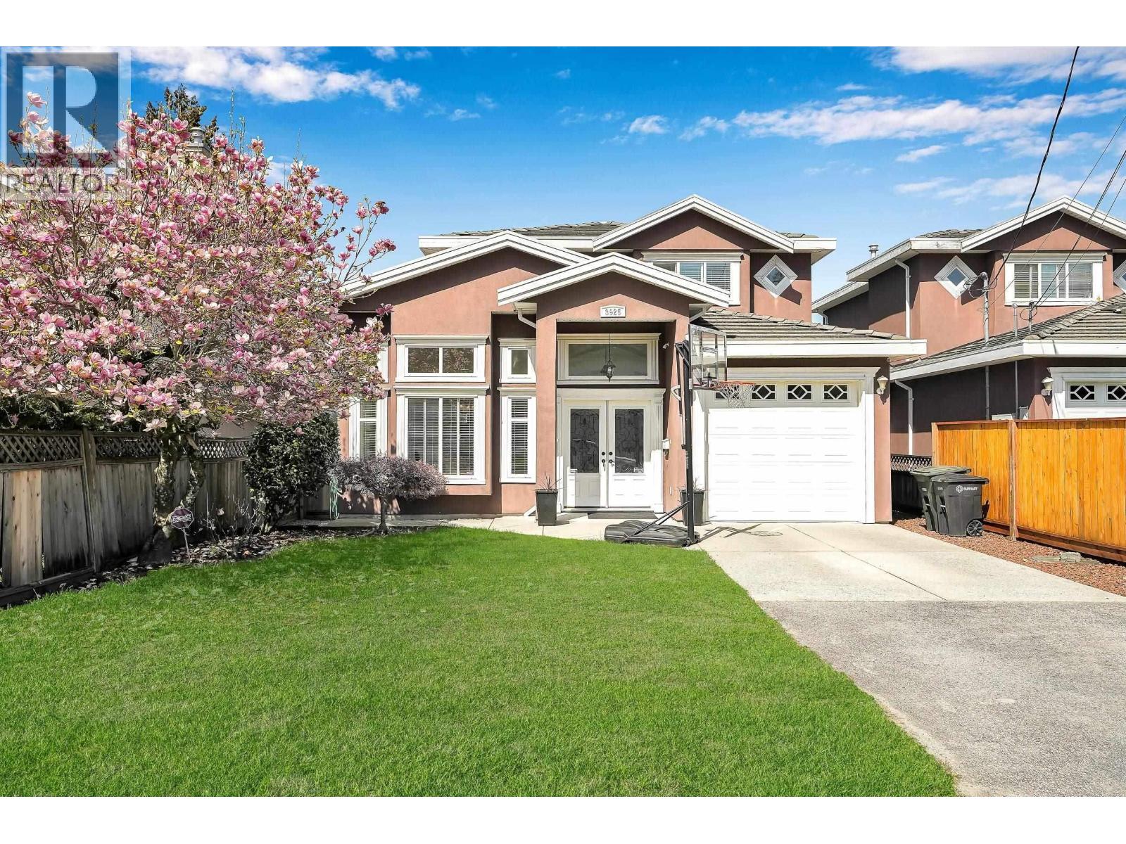 3925 Thurston St, Burnaby, BC V5H 1H9