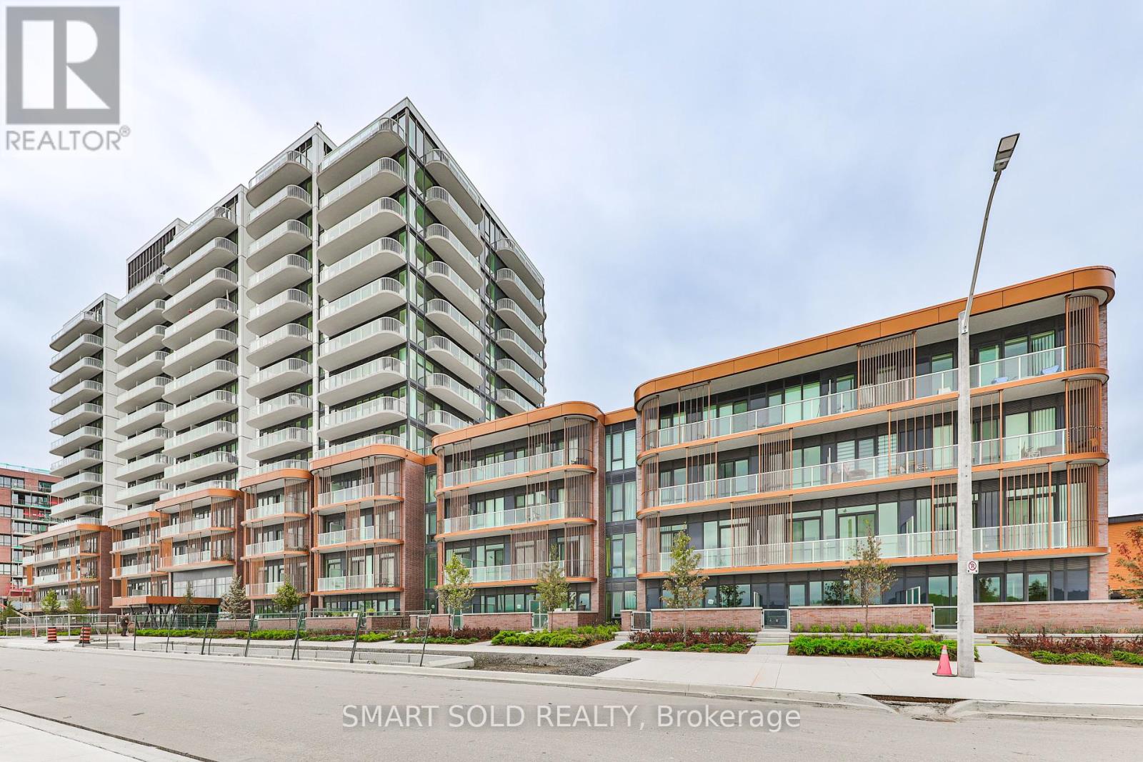 114 220 Missinnihe Way, Mississauga Port Credit, ON L5H 0A9