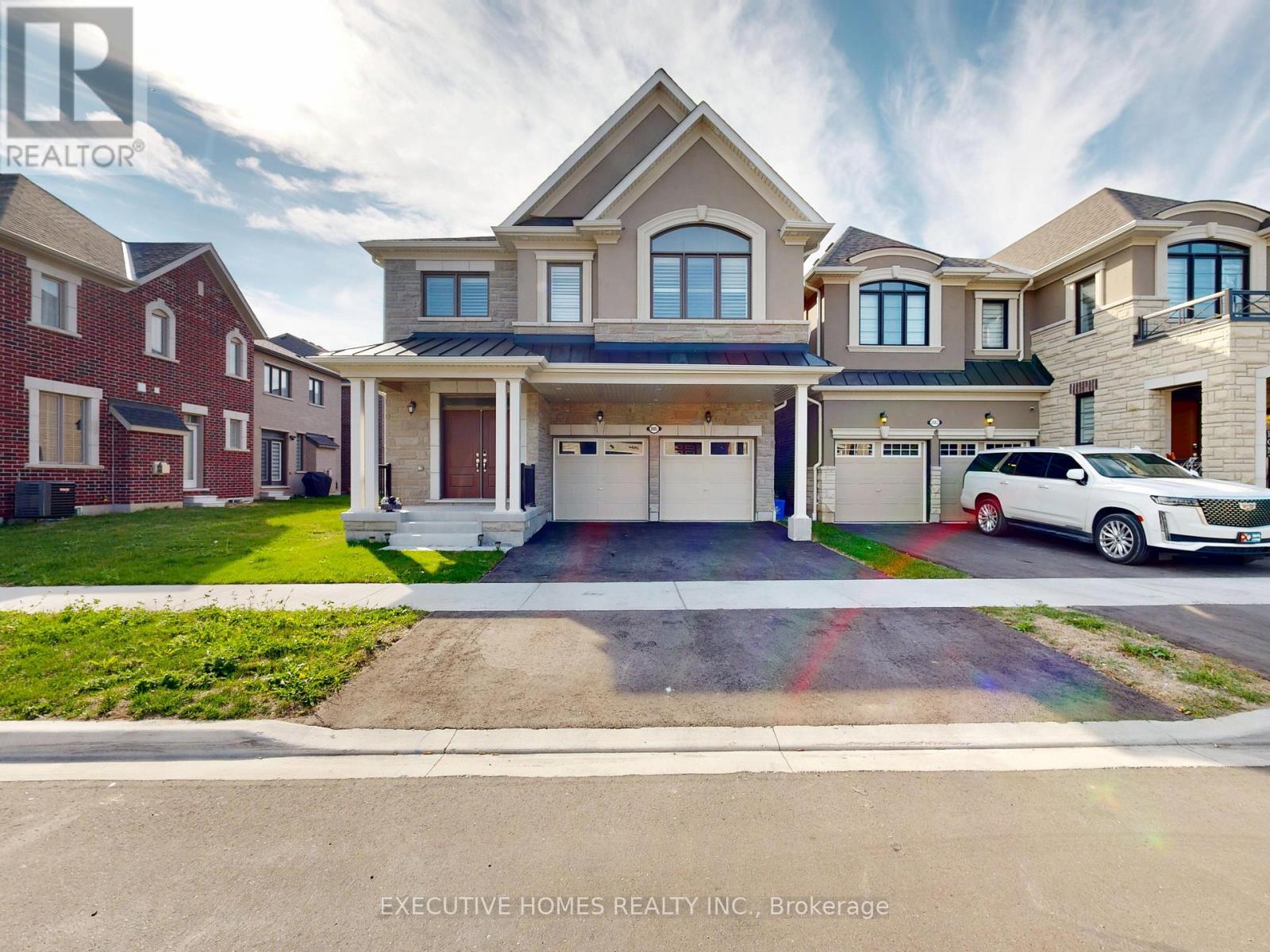 2885 Foxden Sq, Pickering, ON L1X 0N9