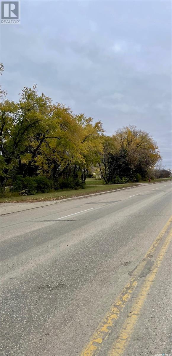 215 221 York Rd W, Yorkton, SK S3N 2V6