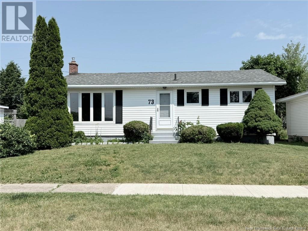 73 Weyburn Rd, Moncton, NB E1A 5M5