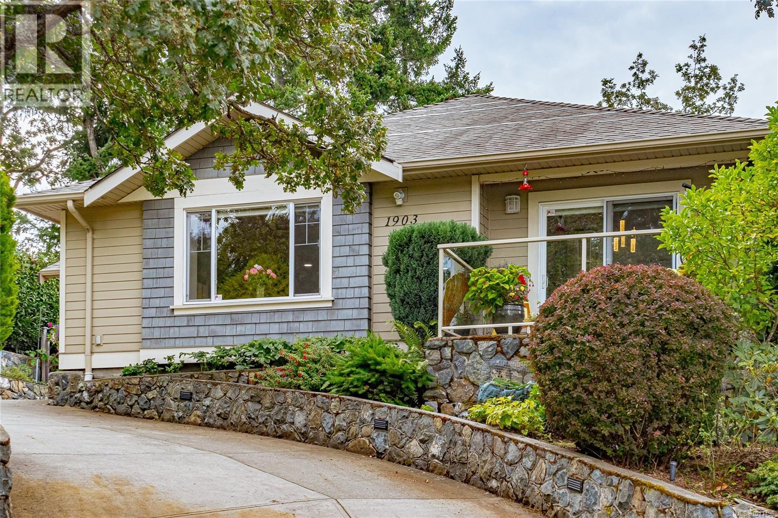 1903 Woodley Rd, Saanich, BC V8P 1K4