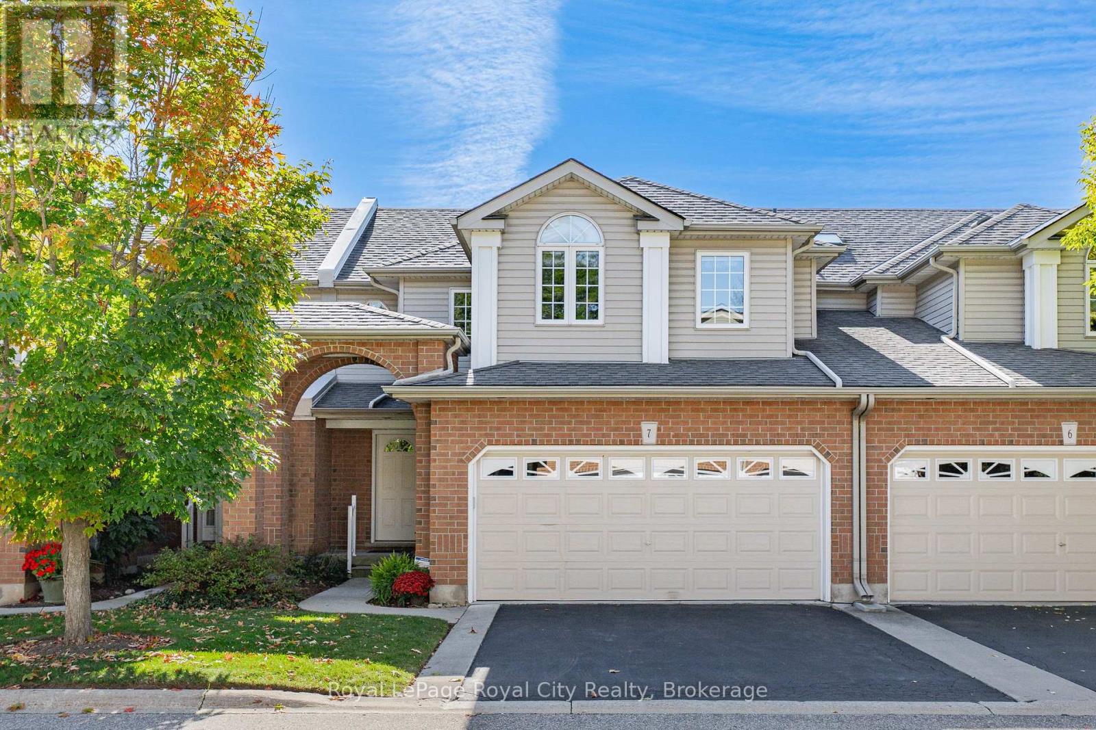 7 784 Gordon St, Guelph, ON N1G 5C8