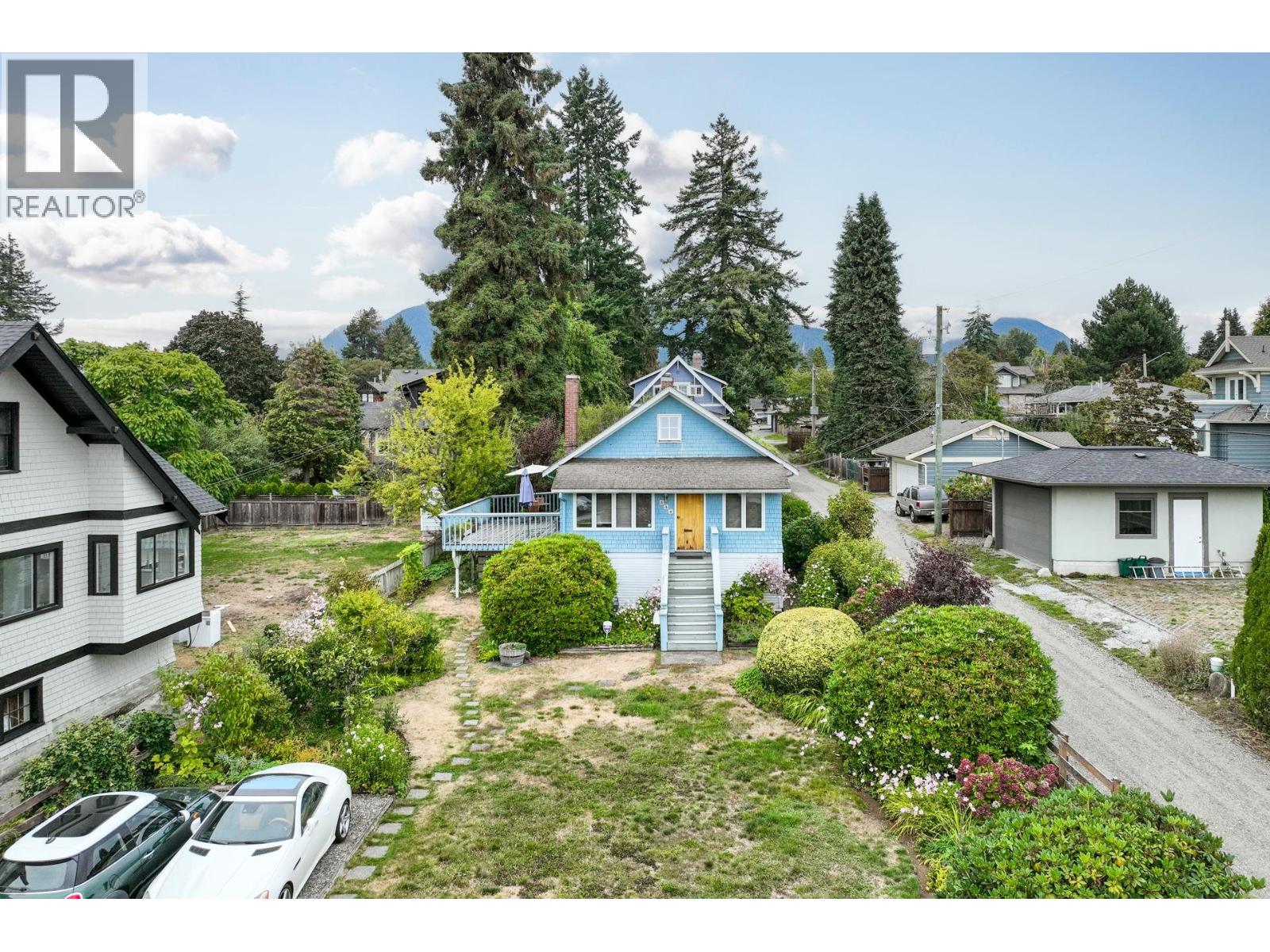 534 E 9th St, North Vancouver, BC V7L 2B5