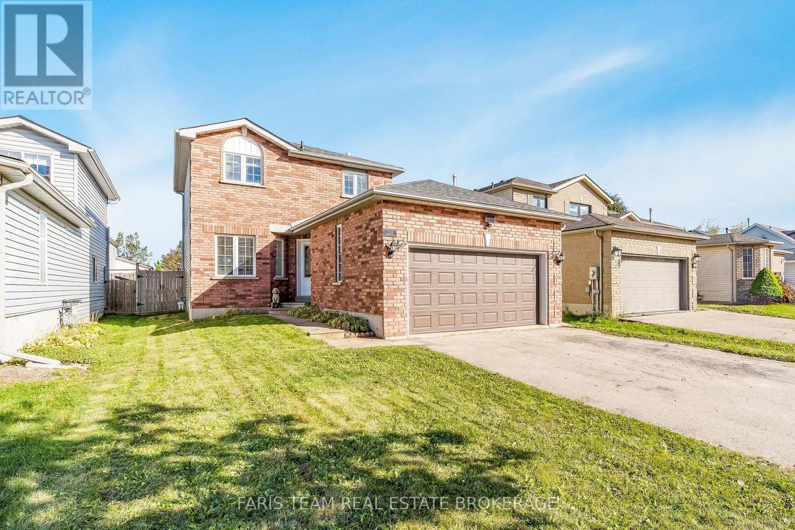 220 Churchland Dr, Barrie, ON L4N 8N7