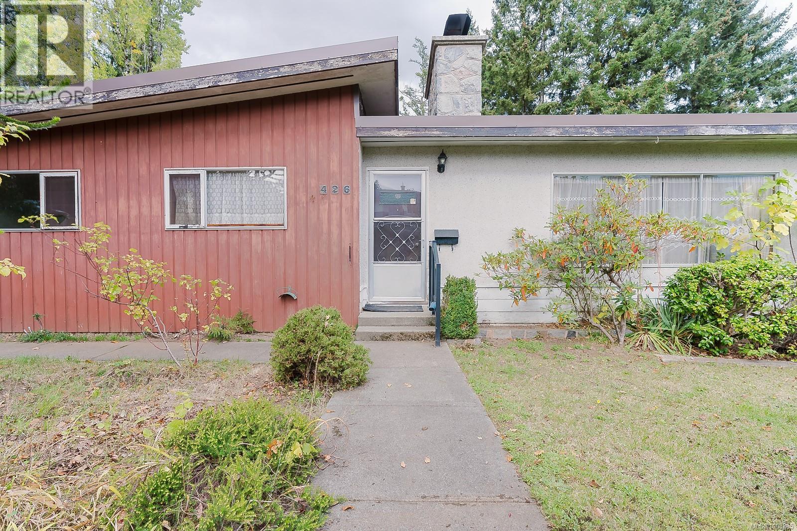 426 Wharton St, Nanaimo, BC V9R 1W4