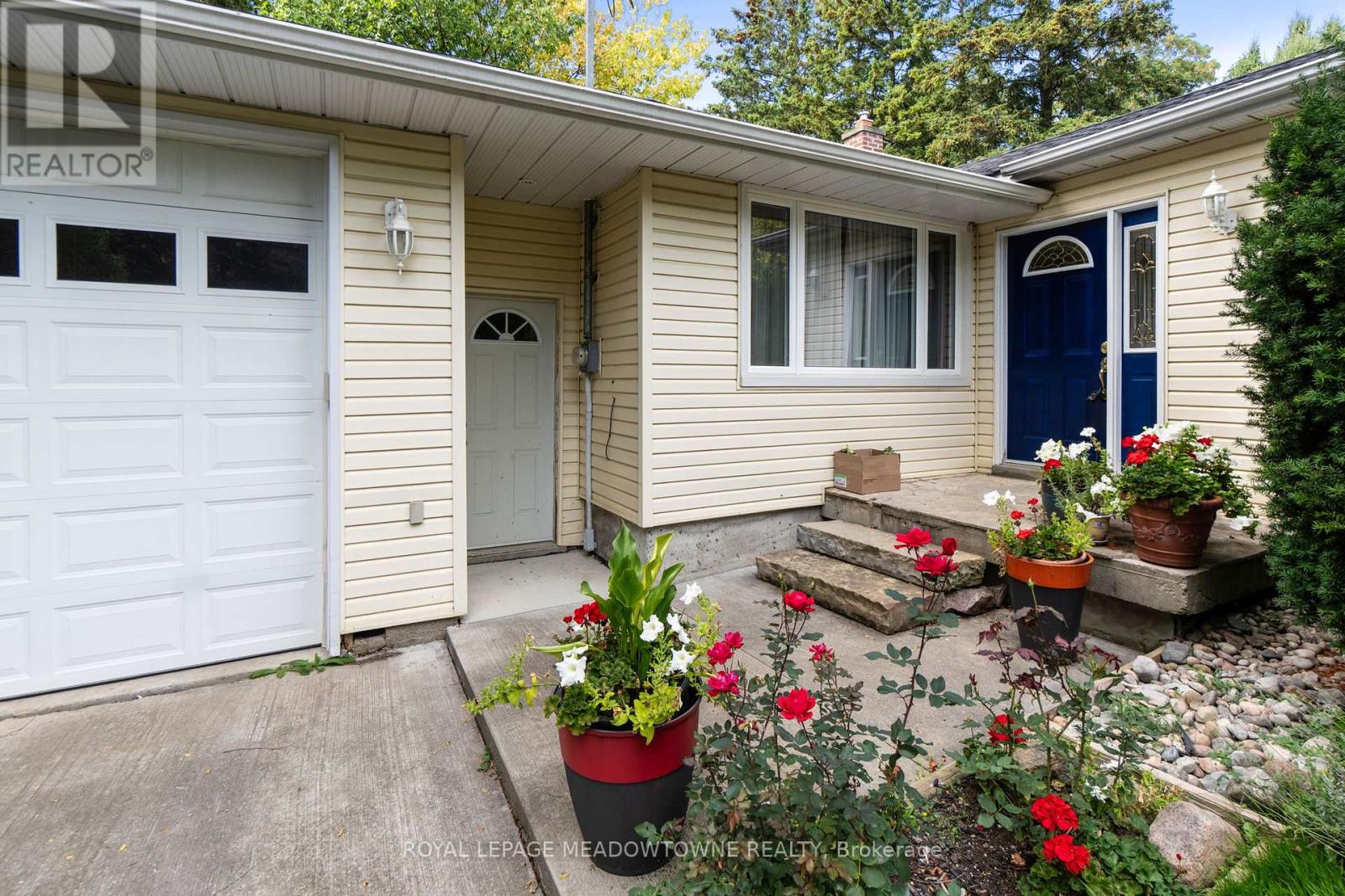 208 Martin St, King, ON L7B 1J5