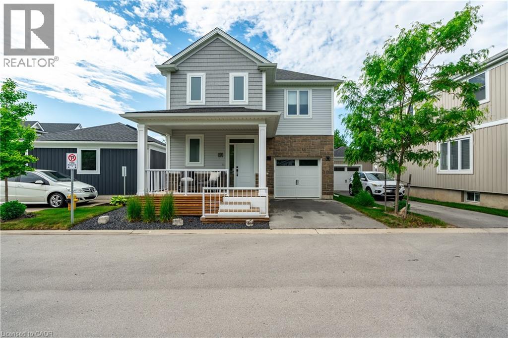 9 Princeton Common, St. Catharines, ON L2N 2H2