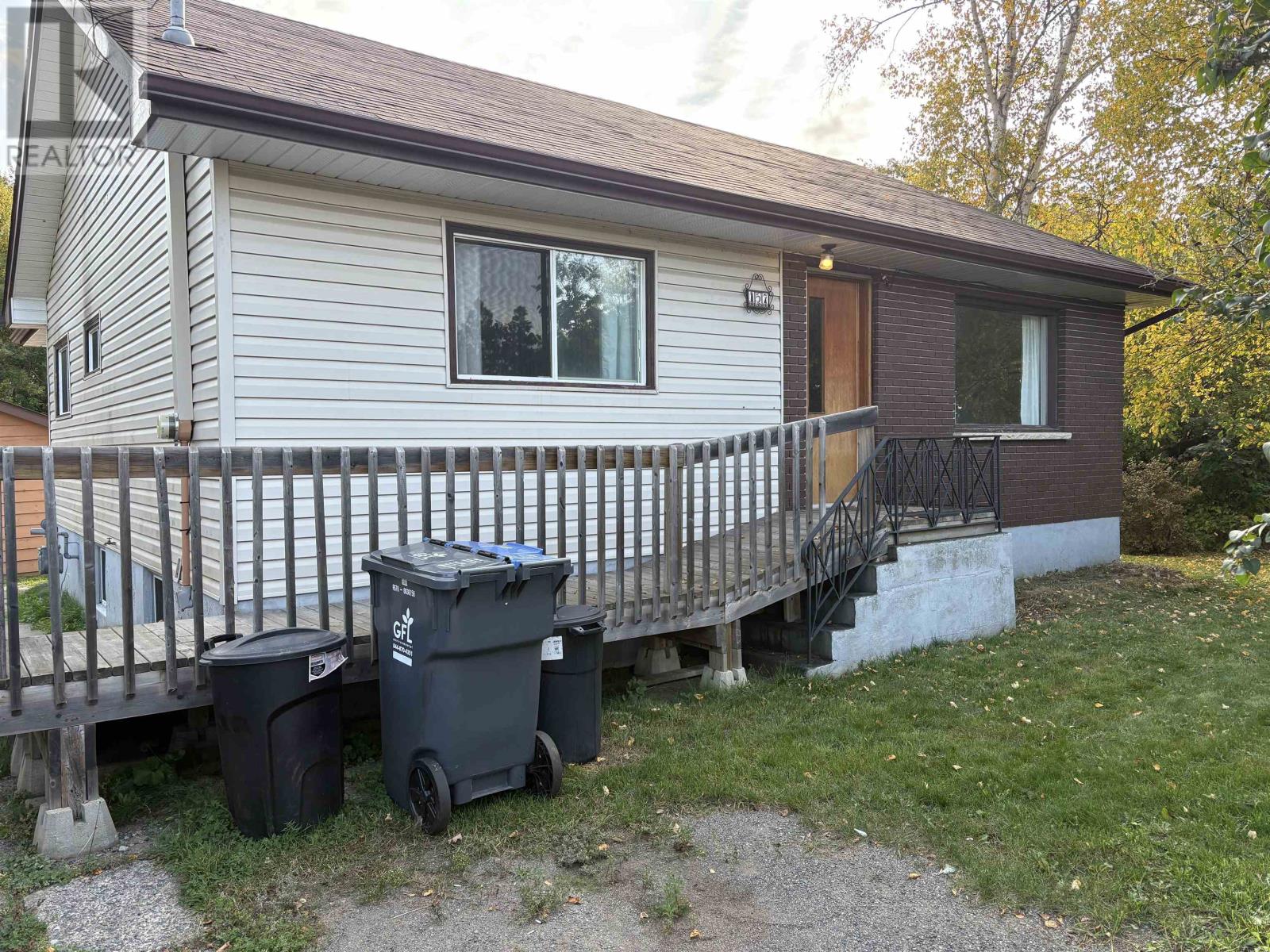 157 Brent St, Thunder Bay, ON P7A 5T9