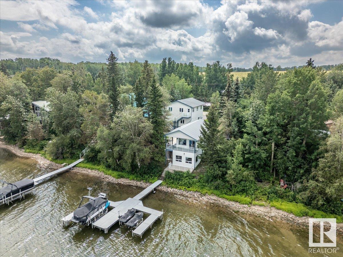 239 Lakeshore Dr, Rural Wetaskiwin County, AB T0C 2V0