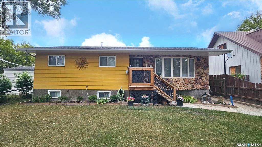 154 Coteau St W, Moose Jaw, SK S6H 5C5