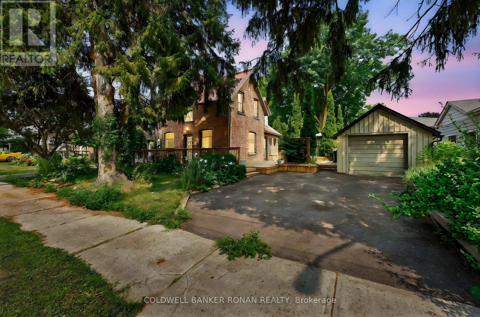 12 Nelson St, New Tecumseth, ON L9R 1H5