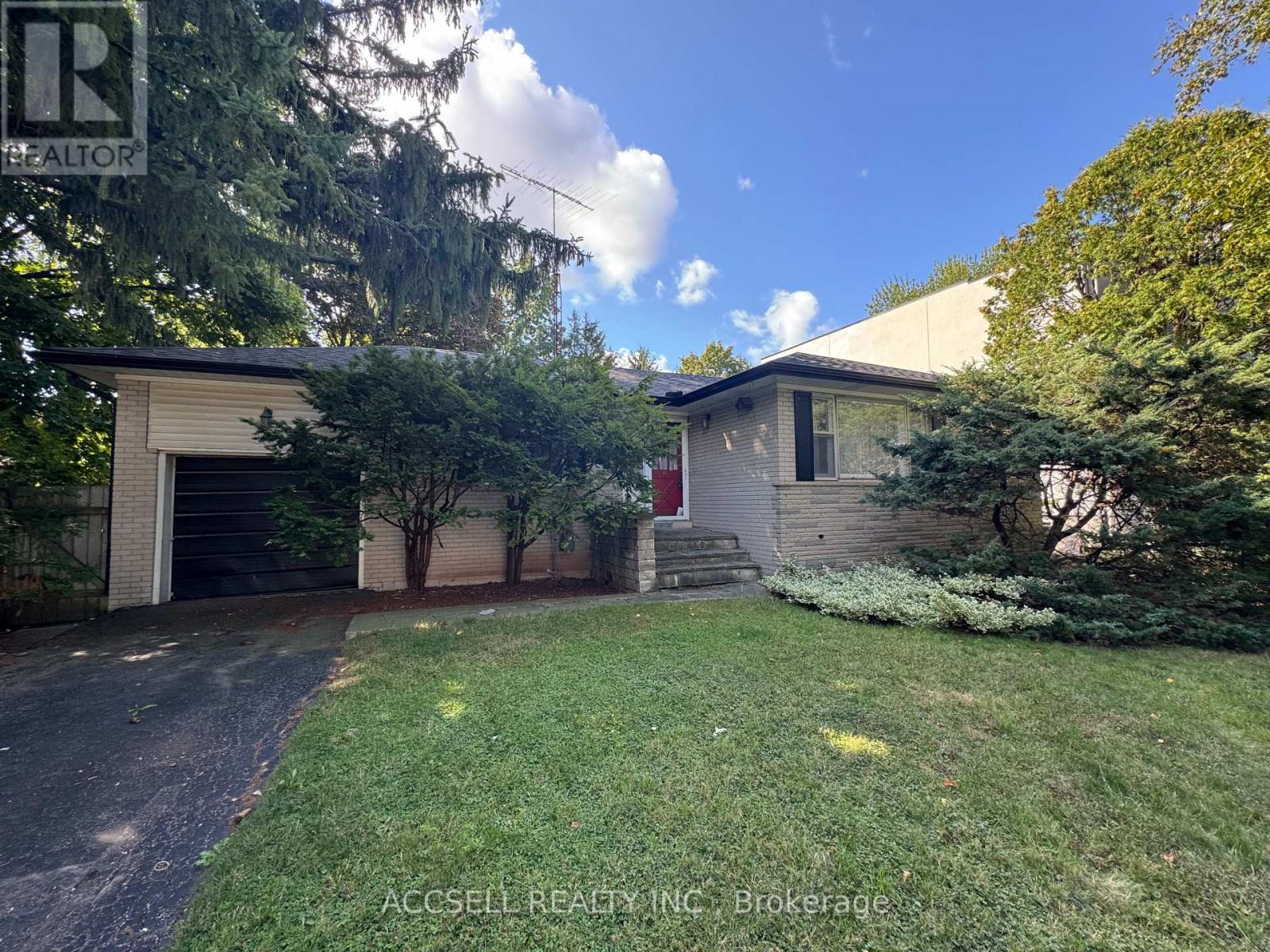 1358 Sedgewick Cres, Oakville, ON L6L 1X8
