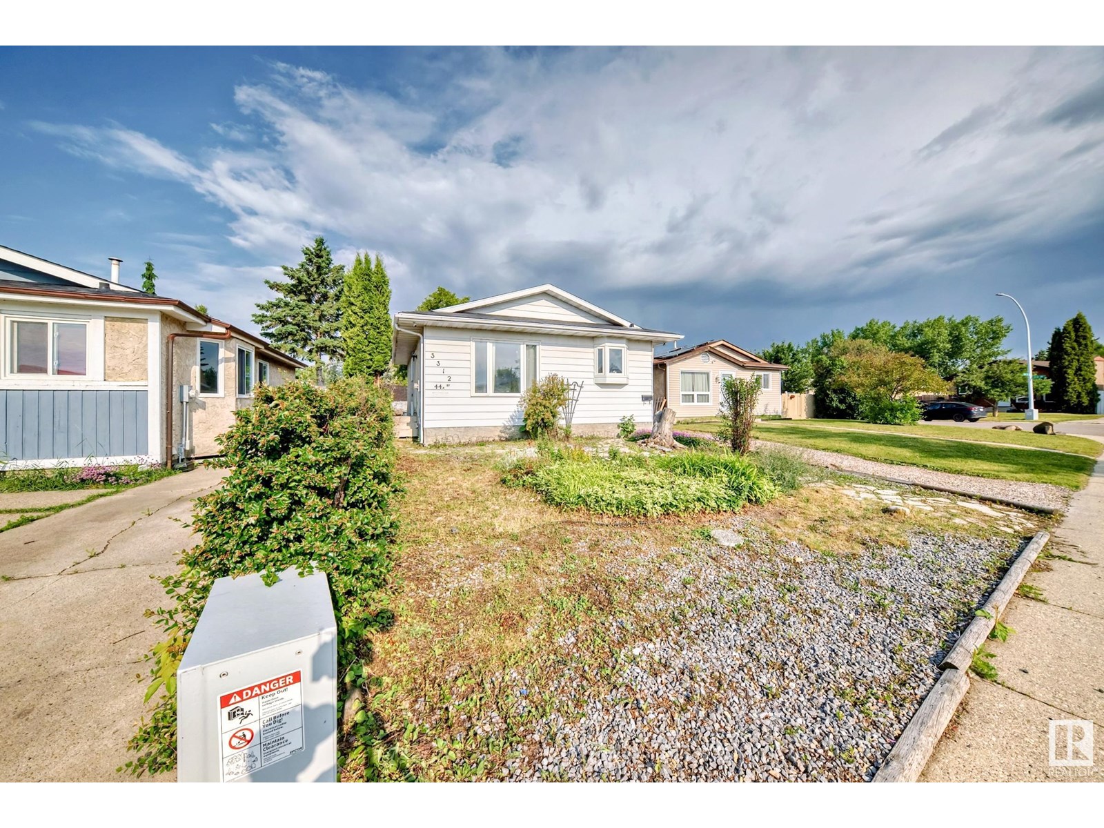 44 St Nw Unit 3312 #a, Edmonton, AB T6L 4W9