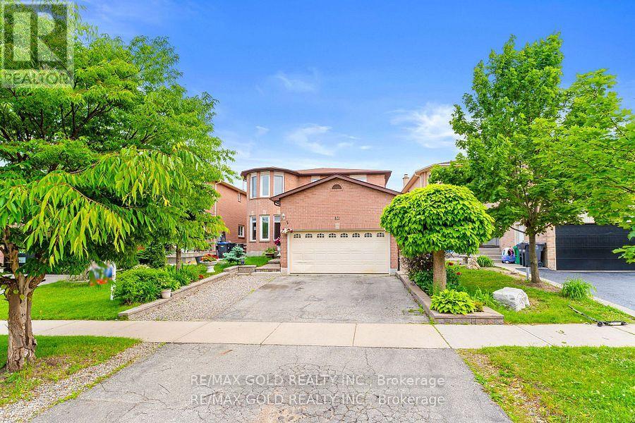 31 Castlehill Rd, Brampton, ON L6X 4E3