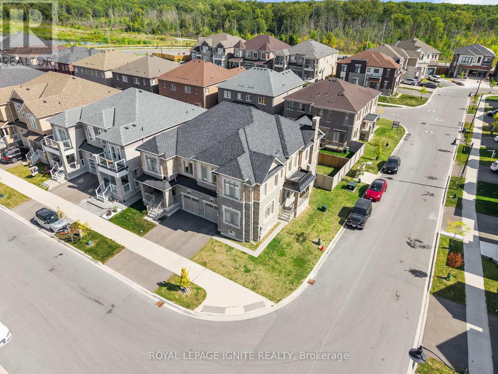 4 Great Falls Blvd, Hamilton Waterdown, ON L8B 1X7