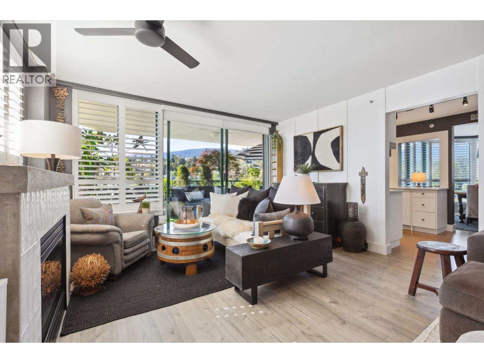 328 Taylor Way Unit 14e, West Vancouver, BC V7T 2Y4