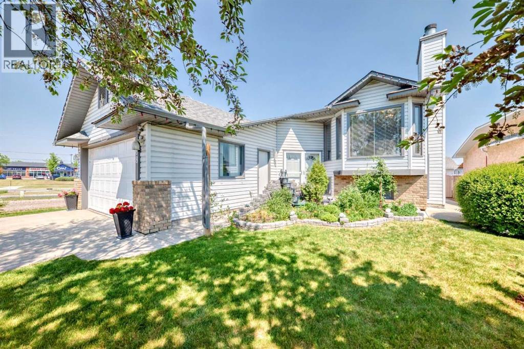 68 Harvest Oak Way NE, Calgary, AB T3K 3Y2