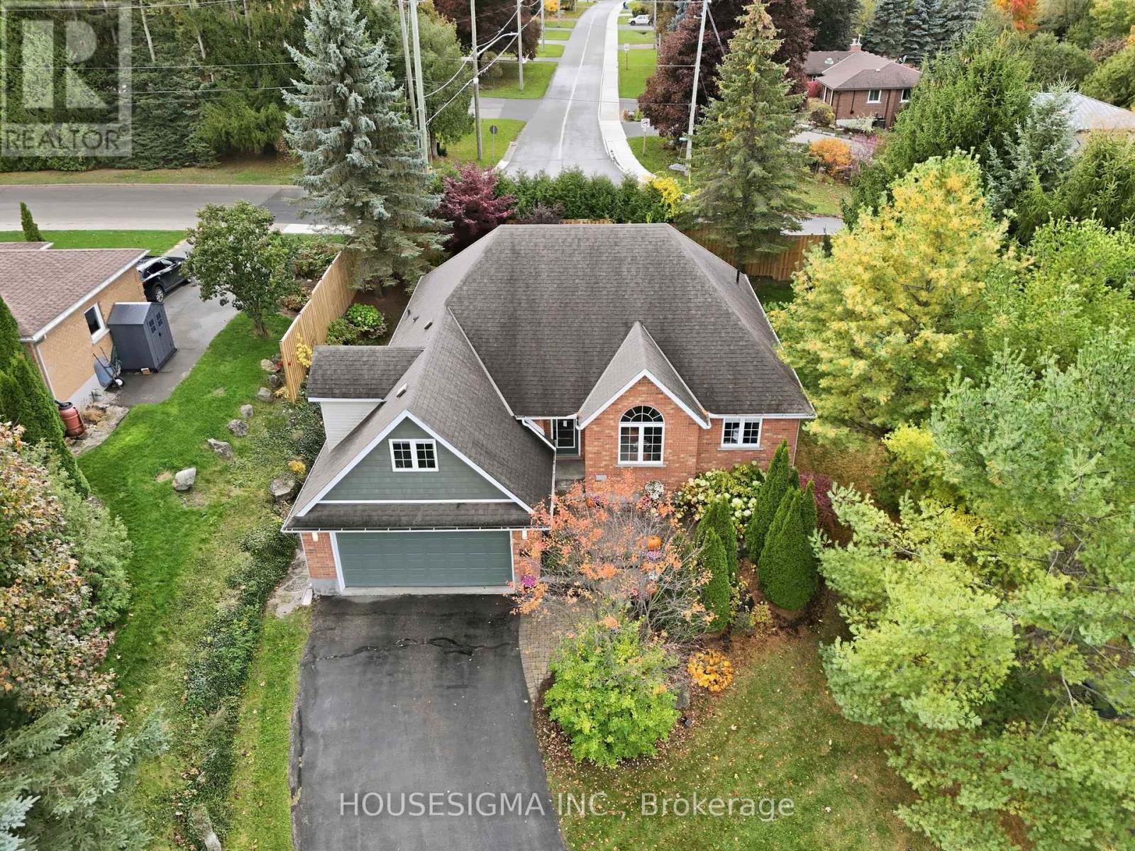32 Dickinson Ct, Centre Wellington, ON N0B 1S0