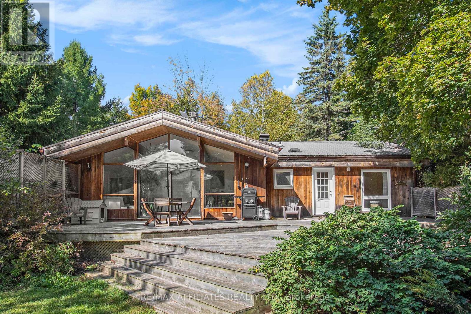 571 Rideau River Rd, Montague, ON K0G 1N0