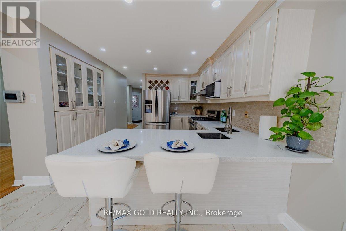 21 Townley Cres, Brampton, ON L6Z 4S9