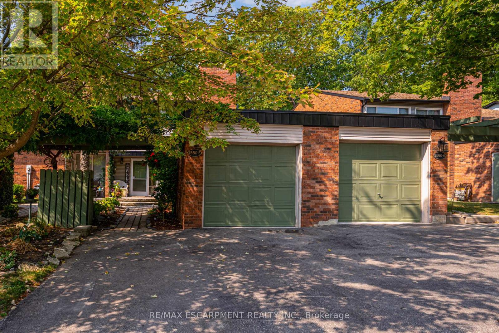 5 1560 Kerns Rd, Burlington, ON L7P 3A7