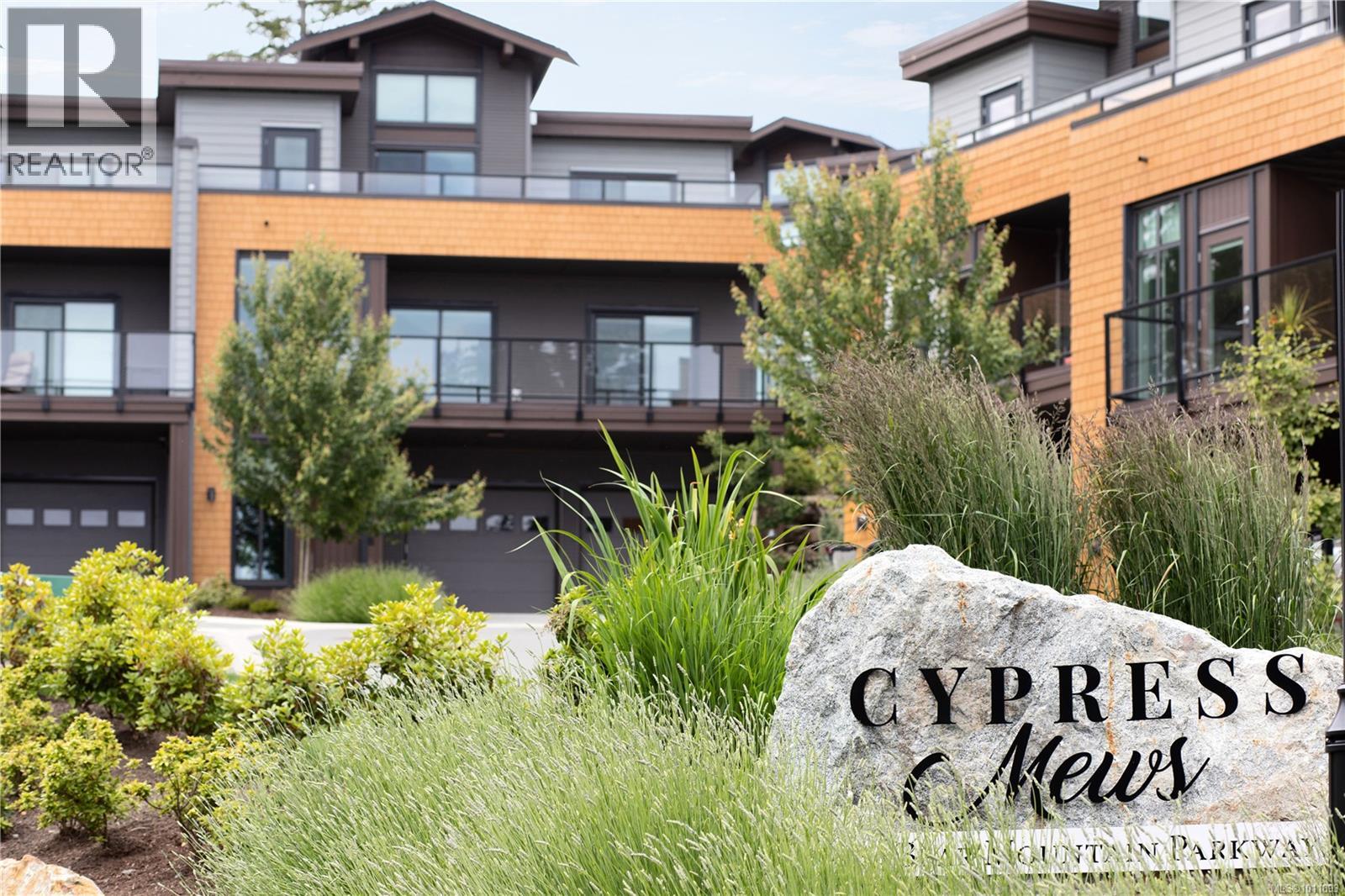 1454 Bear Mountain Pkwy Unit 104 Pkwy, Langford, BC V9B 0V5