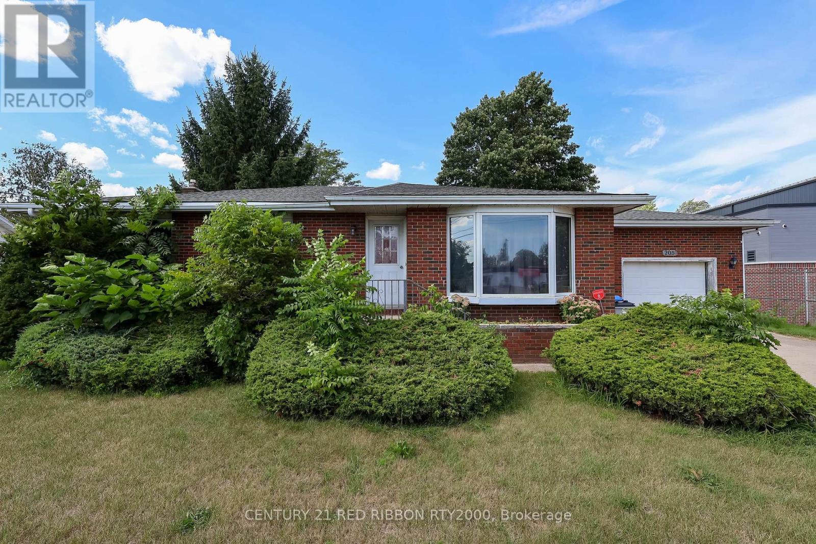 205 Metcalfe St E, Strathroy-caradoc Ne, ON N7G 1P7
