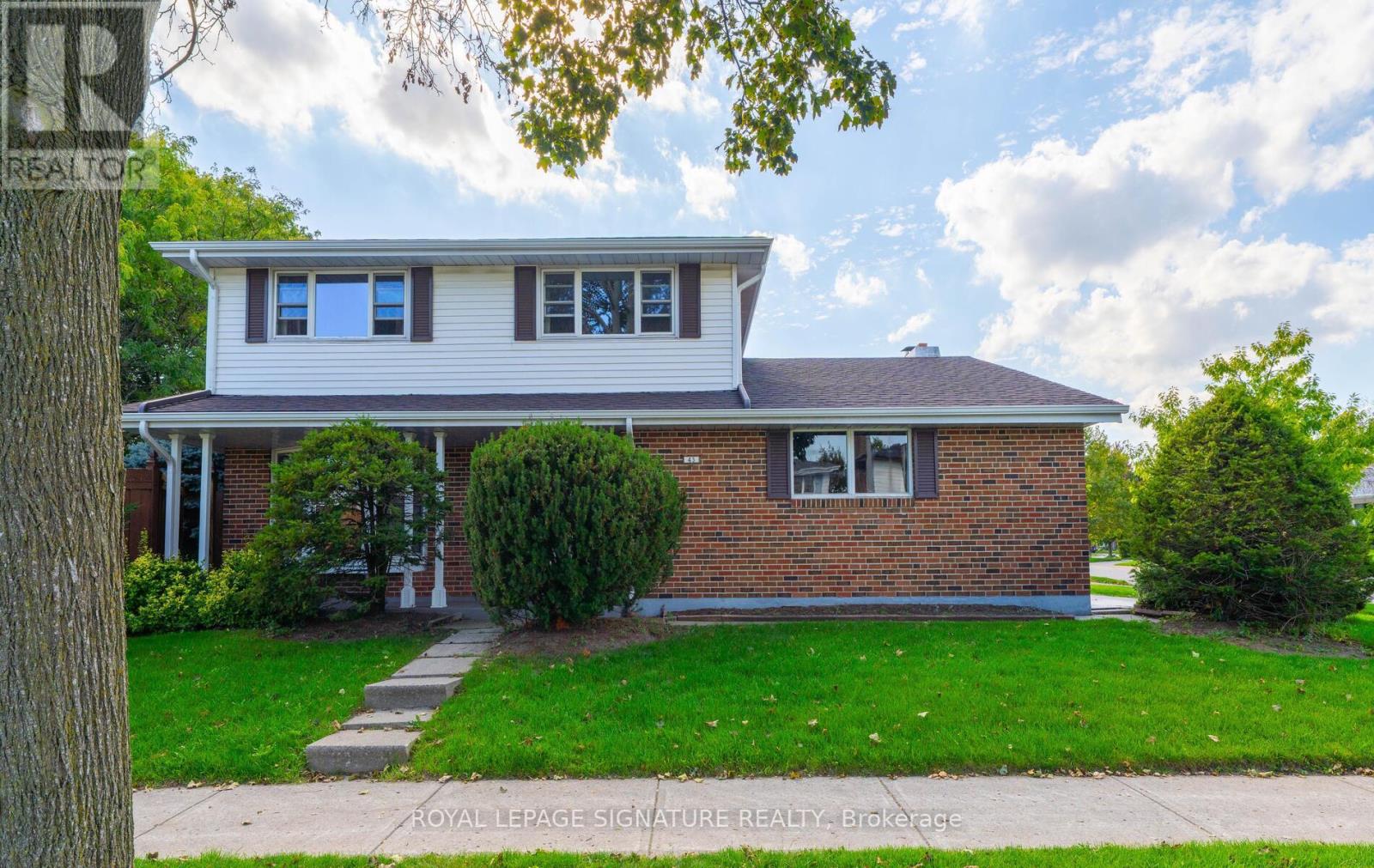 43 Collingsbrook Blvd, Toronto L'amoreaux, ON M1W 1L9