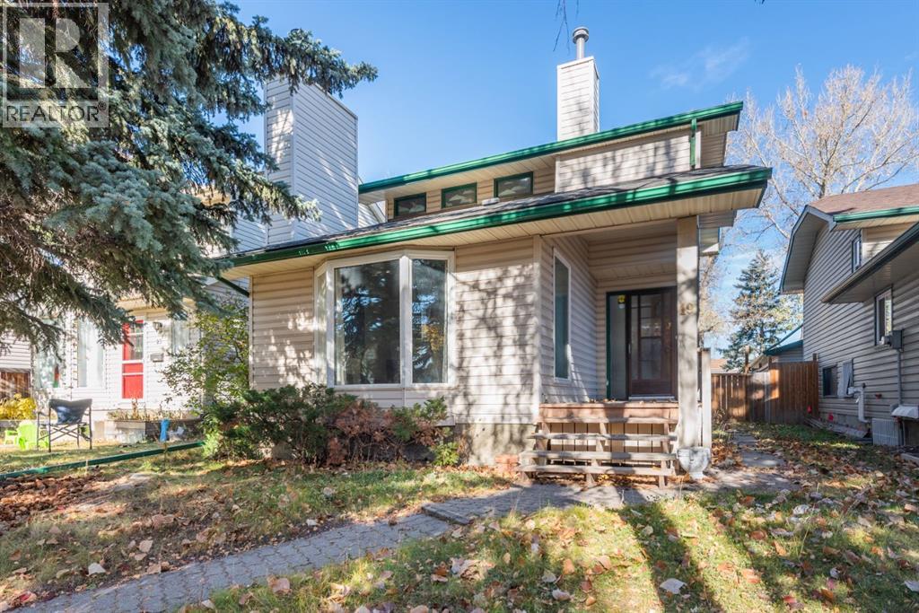 19 Woodglen Grv SW, Calgary, AB T2W 4J9