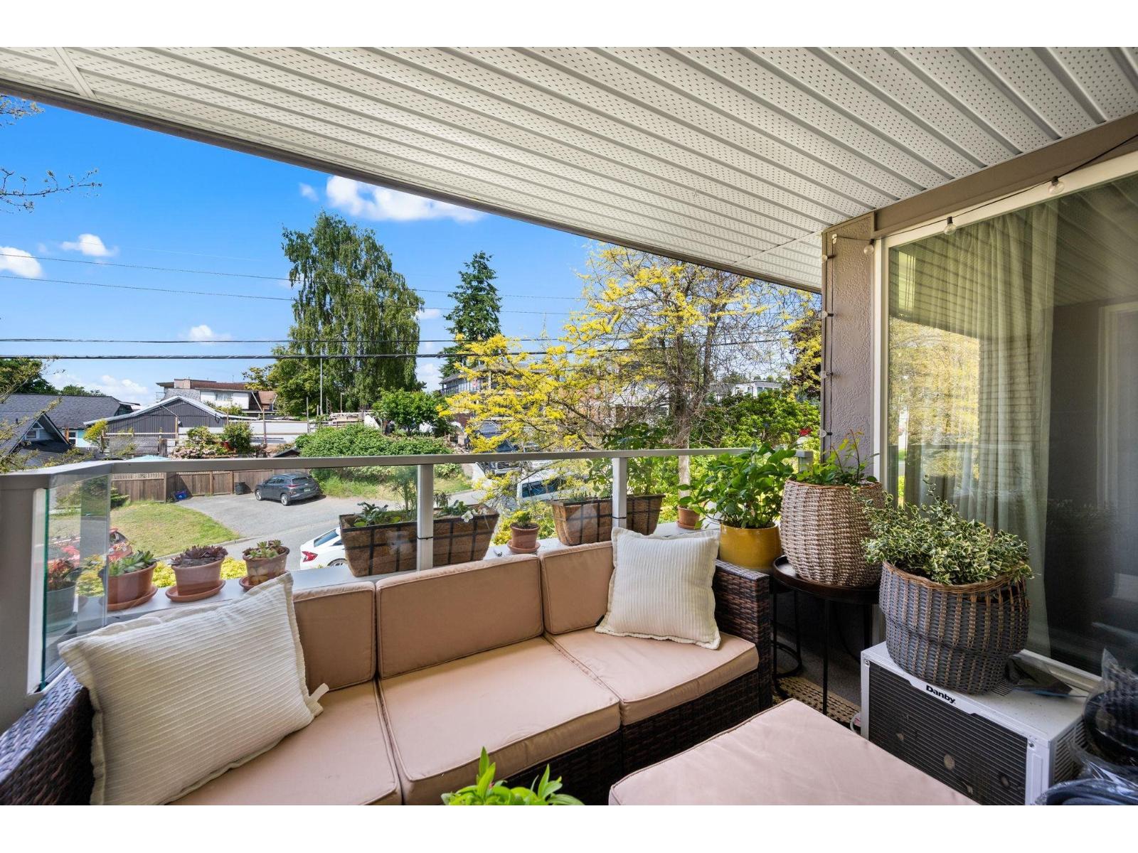 15717 Marine Drive Unit 304, White Rock, BC V4B 1E4