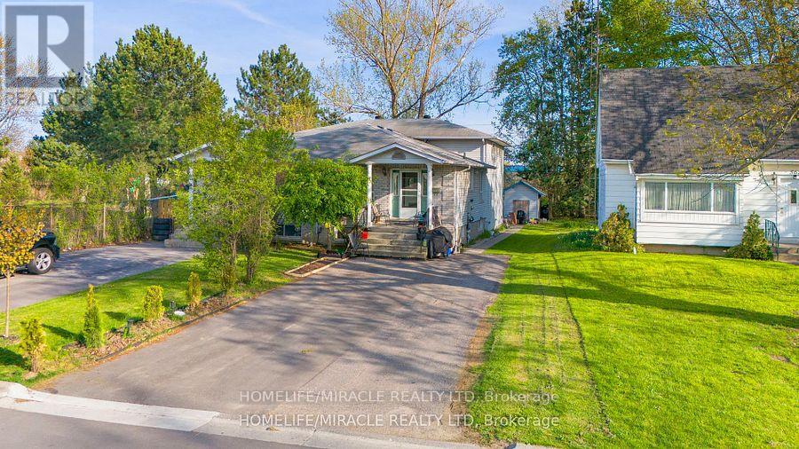 569 Veterans Rd, Oshawa, ON L1H 3N6