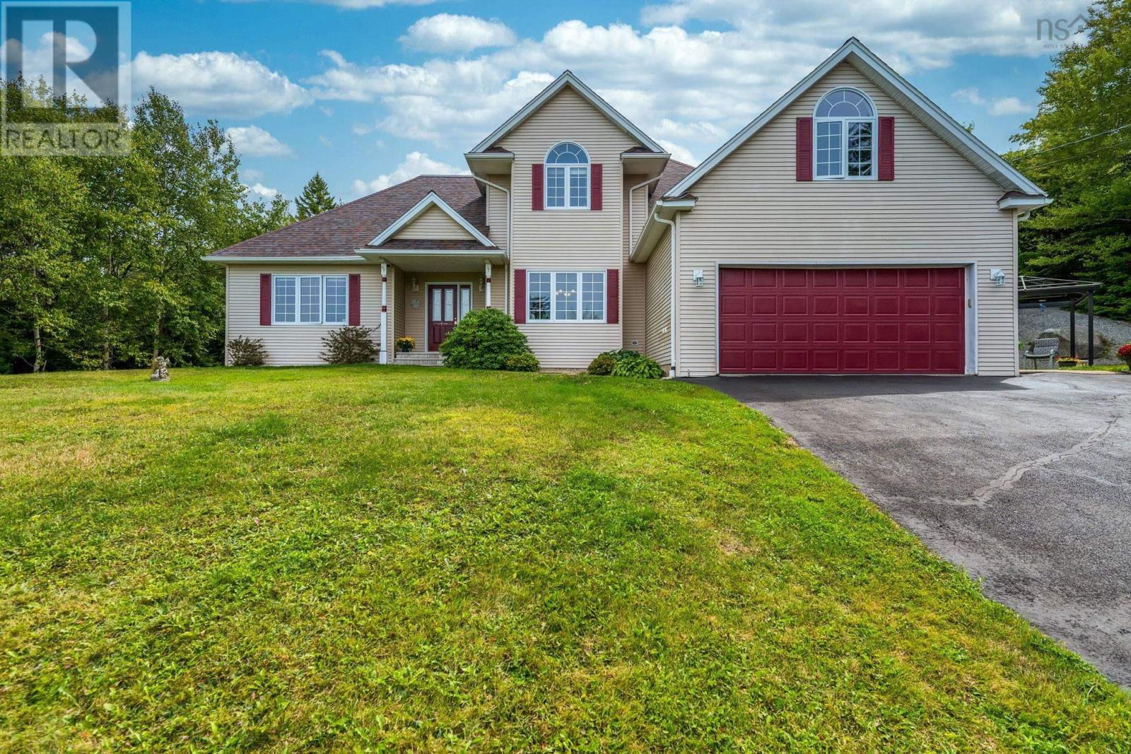 51 Parklyn, Upper Tantallon, NS B3Z 1M5